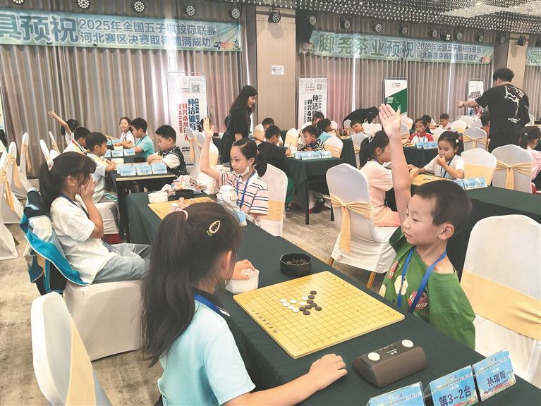 本报记者王, 小学丙组亚