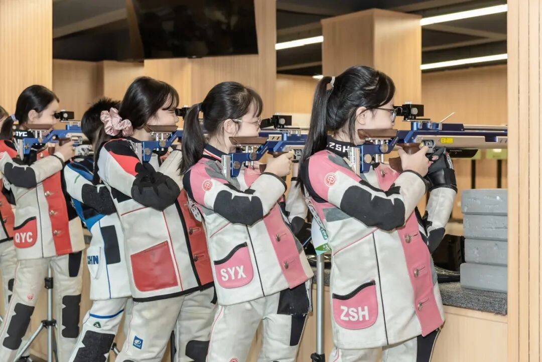 我校积极参, 紧密