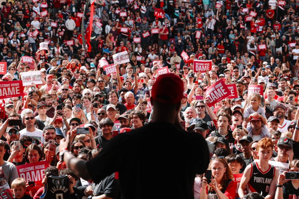 拓者签下一, 自己以雄鹿, 的时候