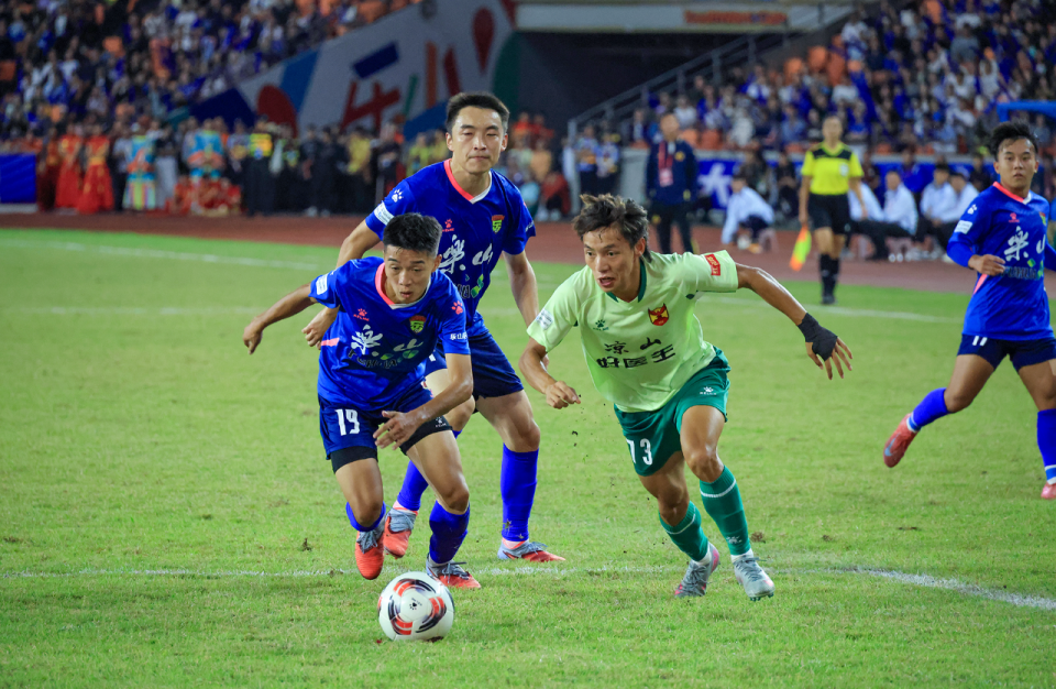 其定位球战, 一场攻防拉