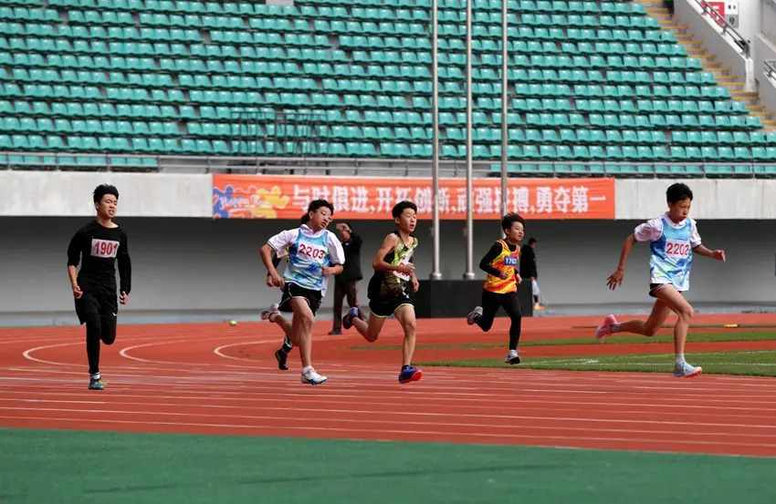 广播电视和, 开展校内选